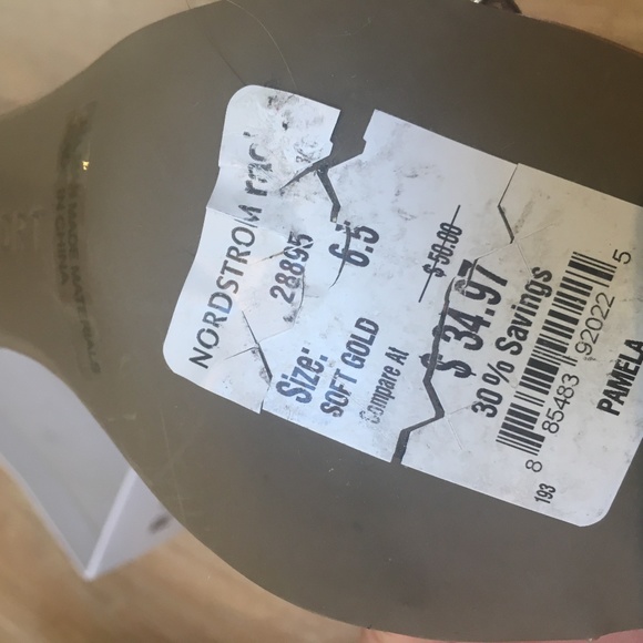 gold heels - Picture 5 of 6